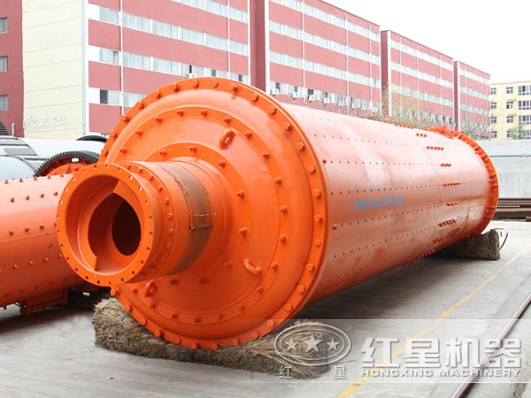 .鐵渣球磨機(jī)近圖 .鐵渣球磨機(jī)近圖