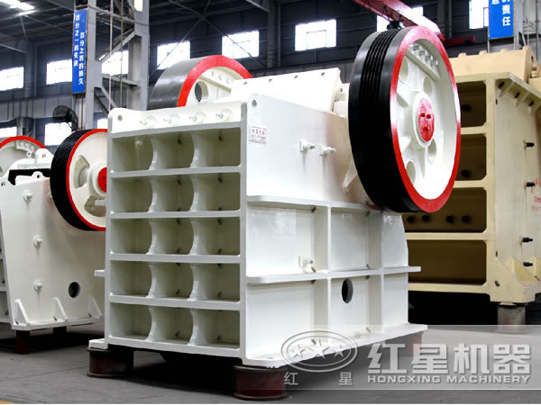 鄂式細(xì)碎機(jī)車(chē)間 鄂式細(xì)碎機(jī)車(chē)間