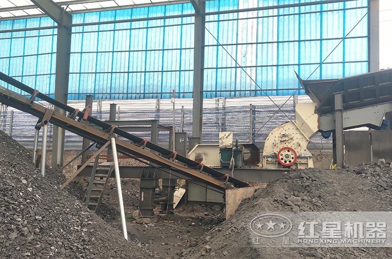 150t/h的煤炭錘式破碎機(jī) 150t/h的煤炭錘式破碎機(jī)