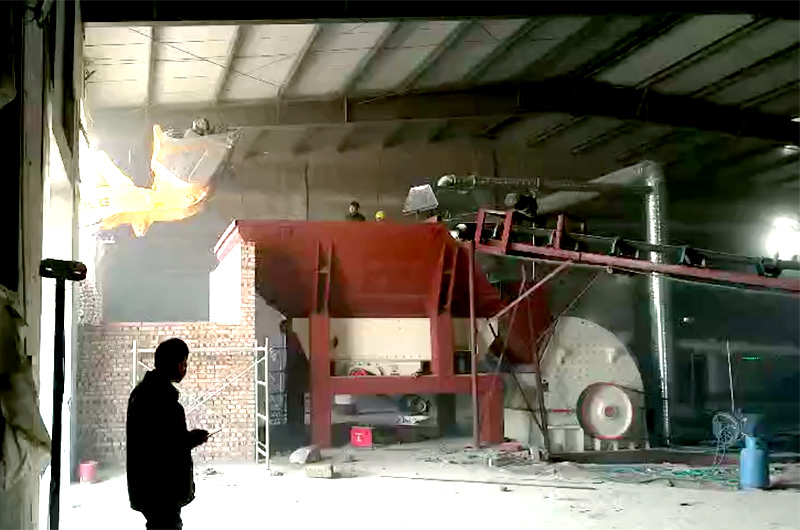 PCX液壓重錘破現(xiàn)場圖1 PCX液壓重錘破現(xiàn)場圖1