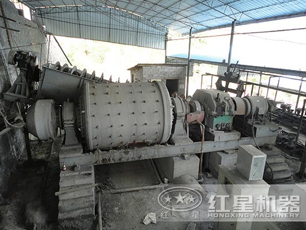 棒磨機生產(chǎn)現(xiàn)場 棒磨機生產(chǎn)現(xiàn)場