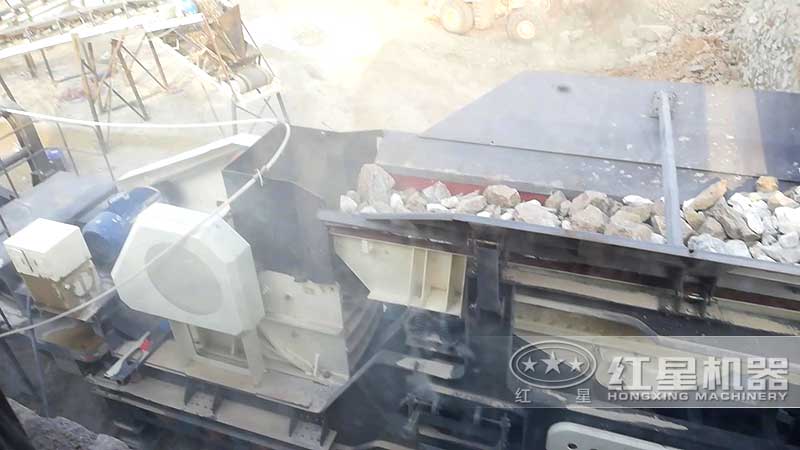 移動顎式破碎機(jī)處理白云石 移動顎式破碎機(jī)處理白云石