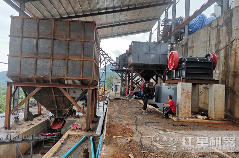 生產(chǎn)線安裝現(xiàn)場(chǎng) 生產(chǎn)線安裝現(xiàn)場(chǎng)