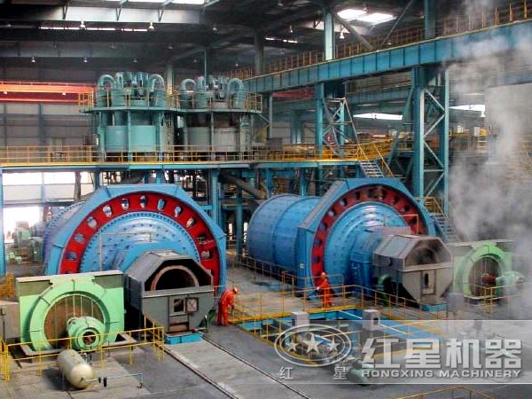 風(fēng)掃煤磨生產(chǎn)現(xiàn)場(chǎng) 風(fēng)掃煤磨生產(chǎn)現(xiàn)場(chǎng)