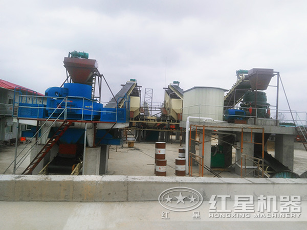 時(shí)產(chǎn)200t-400t河石制砂機(jī)生產(chǎn)現(xiàn)場 時(shí)產(chǎn)200t-400t河石制砂機(jī)生產(chǎn)現(xiàn)場