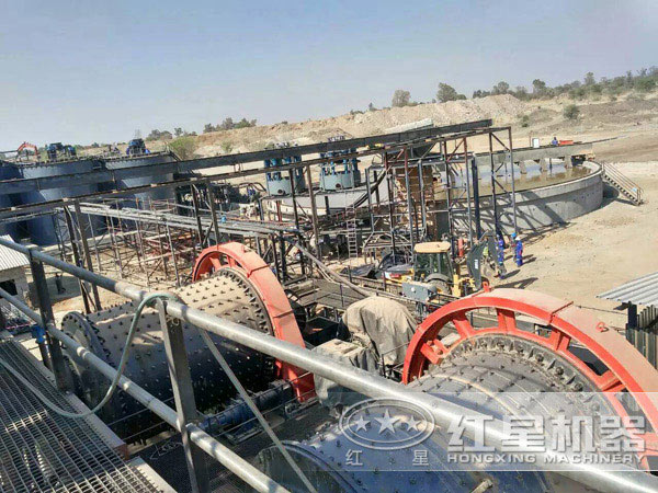 球磨機(jī)現(xiàn)場作業(yè) 球磨機(jī)現(xiàn)場作業(yè)