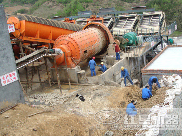 選礦球磨機(jī)現(xiàn)場(chǎng)作業(yè) 選礦球磨機(jī)現(xiàn)場(chǎng)作業(yè)