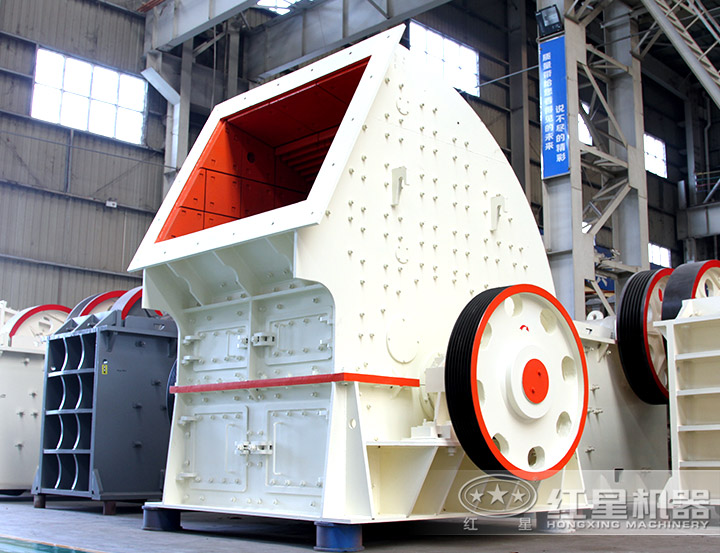 石頭破碎機(jī)車間 石頭破碎機(jī)車間