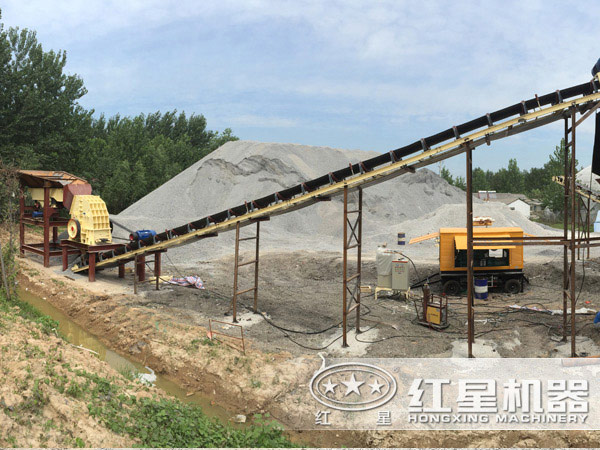 pcz新型重錘式破碎機(jī)作業(yè)現(xiàn)場 pcz新型重錘式破碎機(jī)作業(yè)現(xiàn)場