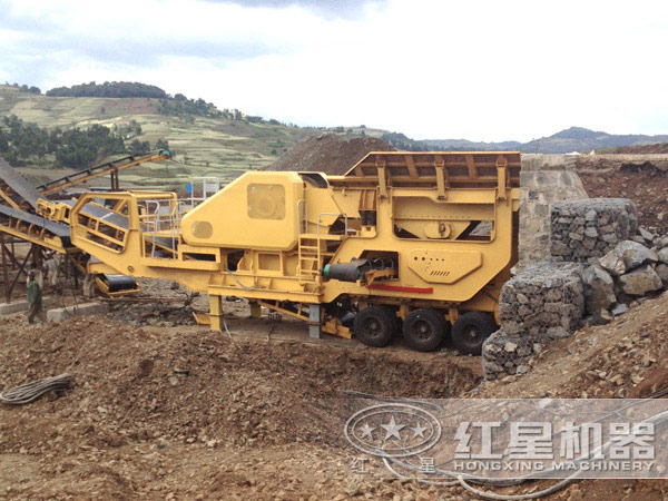 鵝卵石輪胎式移動(dòng)破碎站生產(chǎn)線 鵝卵石輪胎式移動(dòng)破碎站生產(chǎn)線