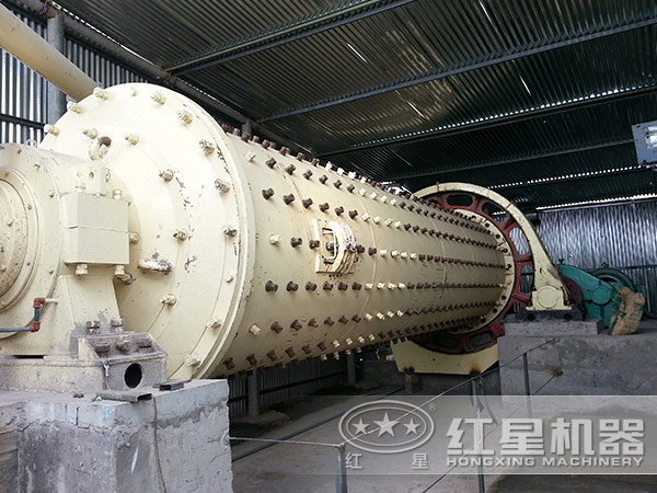 球磨機作業(yè)現(xiàn)場 球磨機作業(yè)現(xiàn)場