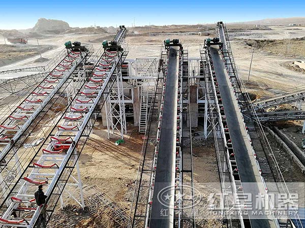 輸送機(jī)安裝、調(diào)試現(xiàn)場