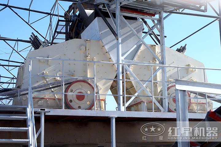 反擊式破石機(jī) 反擊式破石機(jī)