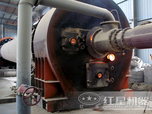 回轉(zhuǎn)窯煅燒現(xiàn)場 回轉(zhuǎn)窯煅燒現(xiàn)場