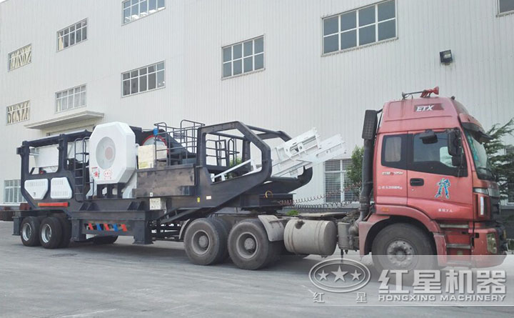 移動鋼渣破碎機(jī)發(fā)貨現(xiàn)場 移動鋼渣破碎機(jī)發(fā)貨現(xiàn)場