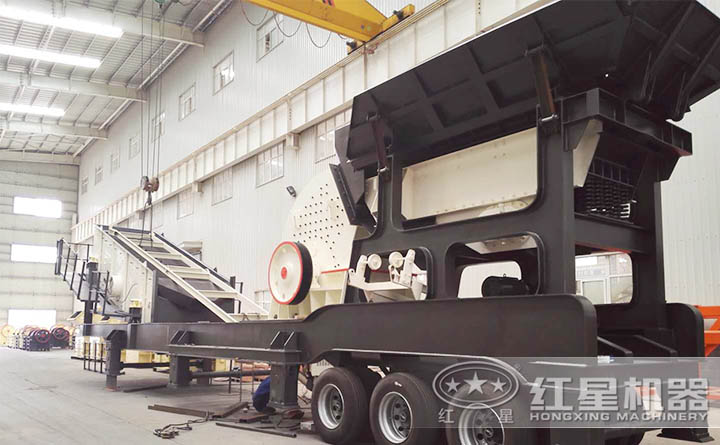 錘式移動破碎站生產(chǎn)車間 錘式移動破碎站生產(chǎn)車間