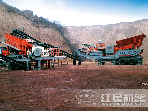 流動顎式碎石機生產現(xiàn)場 流動顎式碎石機生產現(xiàn)場