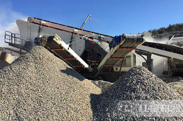 移動(dòng)圓錐碎石機(jī)作業(yè)現(xiàn)場(chǎng)物料圖 移動(dòng)圓錐碎石機(jī)作業(yè)現(xiàn)場(chǎng)物料圖