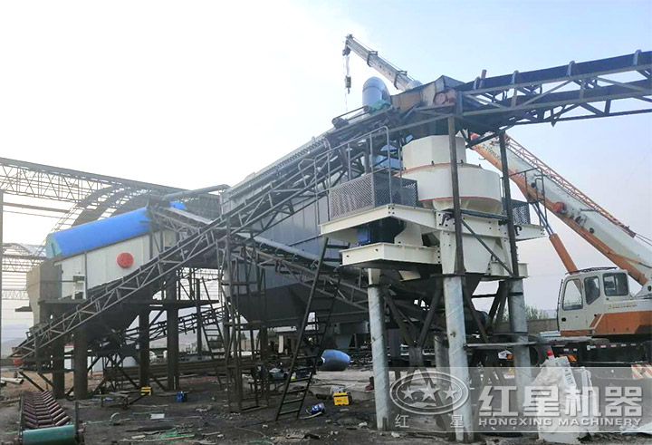 花崗巖制砂機(jī)生產(chǎn)現(xiàn)場 花崗巖制砂機(jī)生產(chǎn)現(xiàn)場