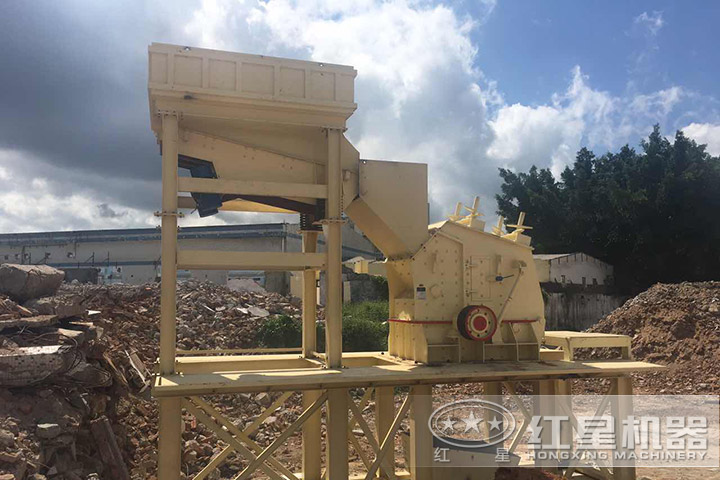 反擊式制砂機作業(yè)現(xiàn)場 反擊式制砂機作業(yè)現(xiàn)場