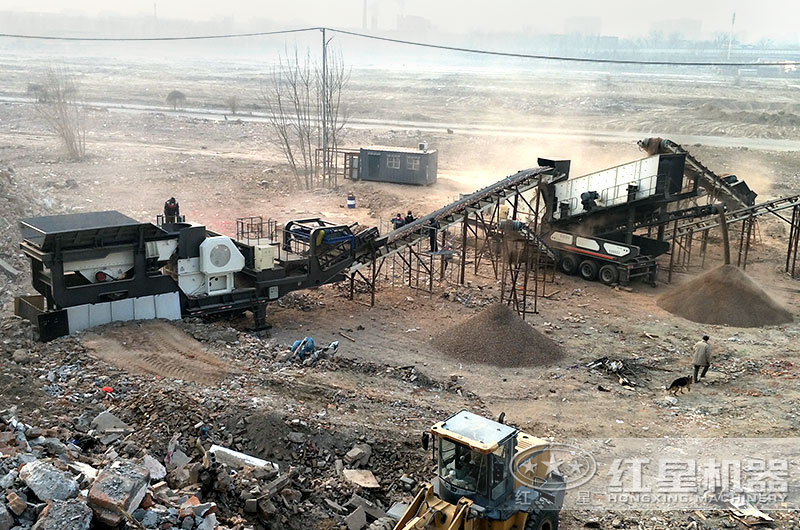 HX粗破輪胎系列移動(dòng)破碎站現(xiàn)場(chǎng) HX粗破輪胎系列移動(dòng)破碎站現(xiàn)場(chǎng)