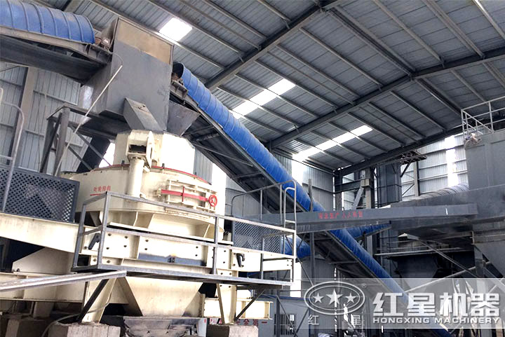 青石制砂機作業(yè)現(xiàn)場 青石制砂機作業(yè)現(xiàn)場