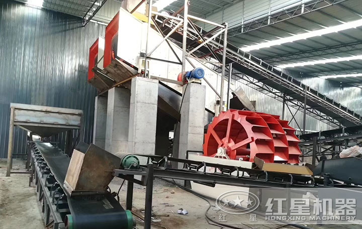 大型水洗砂機(jī)設(shè)備作業(yè)現(xiàn)場 大型水洗砂機(jī)設(shè)備作業(yè)現(xiàn)場