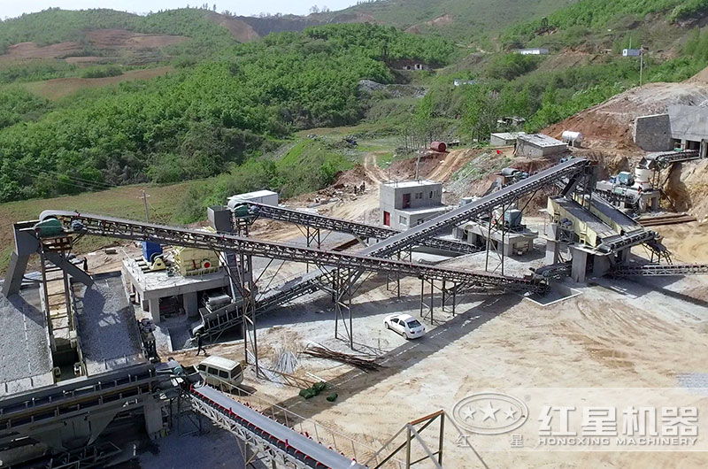 南陽生產(chǎn)現(xiàn)場，根據(jù)產(chǎn)量搭配生產(chǎn)線設(shè)備