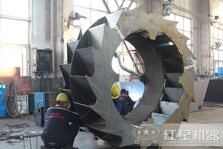 水洗砂機器生產(chǎn)車間 水洗砂機器生產(chǎn)車間