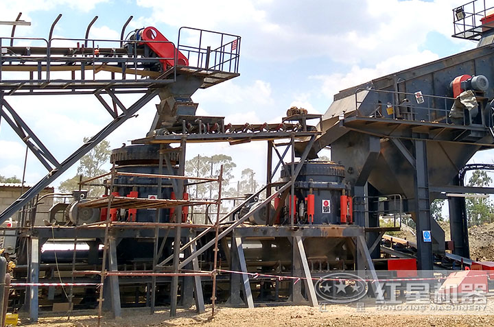 圓錐破碎機(jī)作業(yè)現(xiàn)場 圓錐破碎機(jī)作業(yè)現(xiàn)場