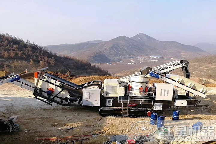 圓錐式移動破碎站現(xiàn)場 圓錐式移動破碎站現(xiàn)場