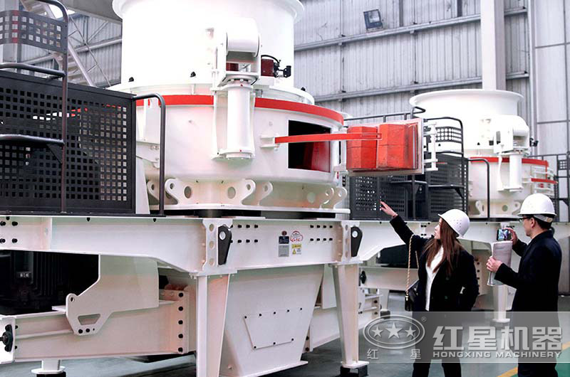 客戶正在參觀制砂機 客戶正在參觀制砂機