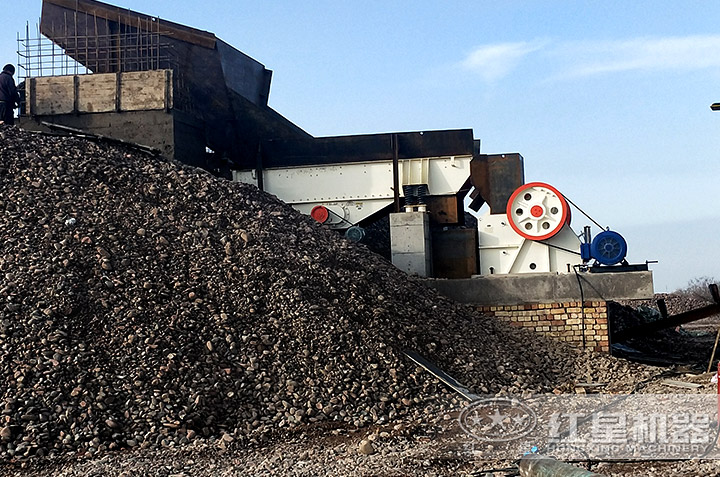 煤礦鄂式破碎機(jī)現(xiàn)場及成品展示 煤礦鄂式破碎機(jī)現(xiàn)場及成品展示