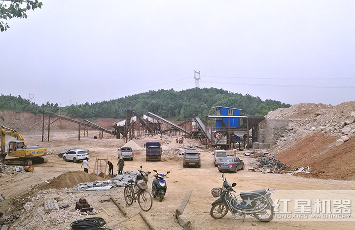 砂石加工現(xiàn)場 砂石加工現(xiàn)場