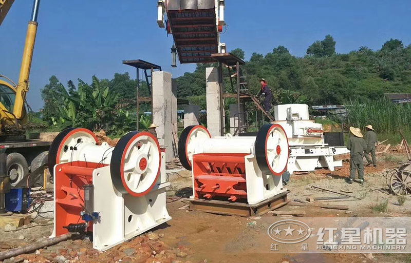 制砂機(jī)安裝現(xiàn)場(chǎng) 制砂機(jī)安裝現(xiàn)場(chǎng)