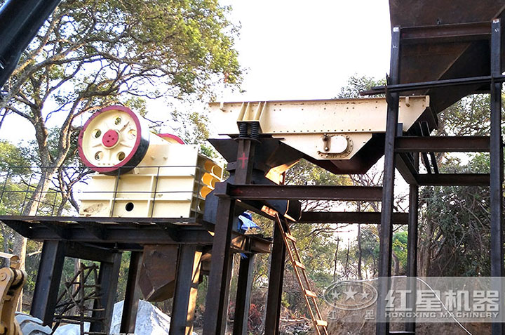 顎破機(jī)調(diào)整現(xiàn)場(chǎng) 顎破機(jī)調(diào)整現(xiàn)場(chǎng)