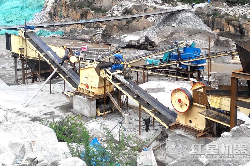 巖石制砂機(jī)現(xiàn)場(chǎng) 巖石制砂機(jī)現(xiàn)場(chǎng)