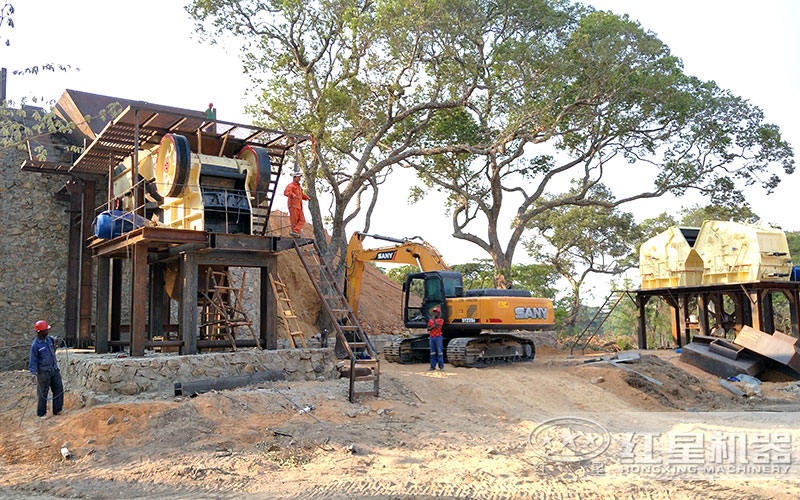 石料破碎機(jī)械現(xiàn)場 石料破碎機(jī)械現(xiàn)場