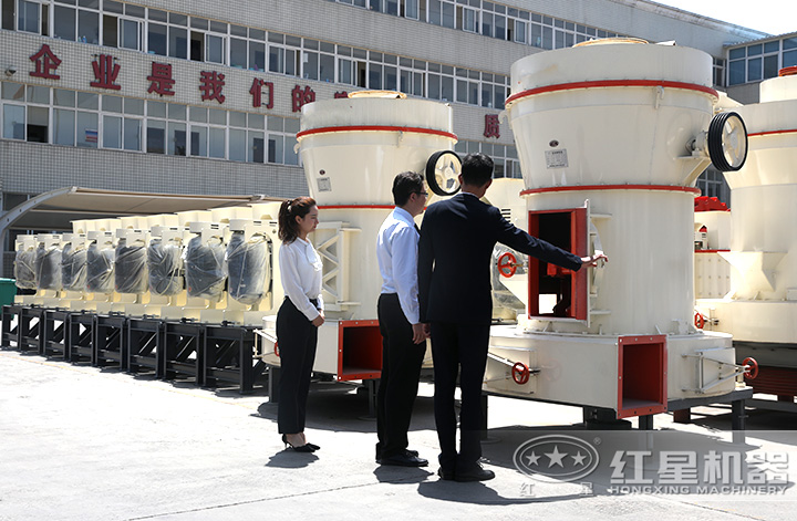 客戶到廠考察磨粉設(shè)備實(shí)拍 客戶到廠考察磨粉設(shè)備實(shí)拍