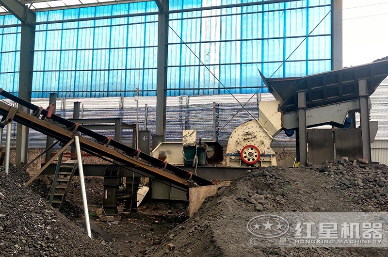 重錘式破碎機(jī)作業(yè)現(xiàn)場 重錘式破碎機(jī)作業(yè)現(xiàn)場