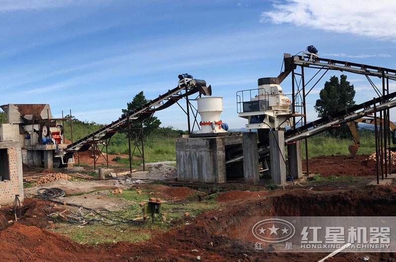 砂石生產線現(xiàn)場 砂石生產線現(xiàn)場