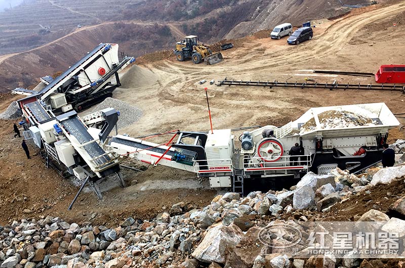 履帶移動破碎站作業(yè)現(xiàn)場 履帶移動破碎站作業(yè)現(xiàn)場