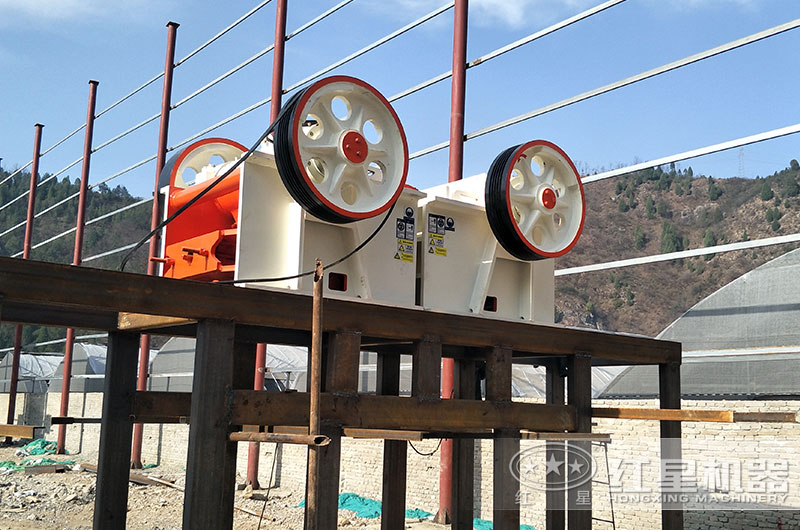 細(xì)鄂式破碎機安裝現(xiàn)場 細(xì)鄂式破碎機安裝現(xiàn)場