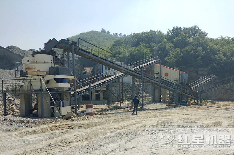 制砂生產(chǎn)現(xiàn)場 制砂生產(chǎn)現(xiàn)場