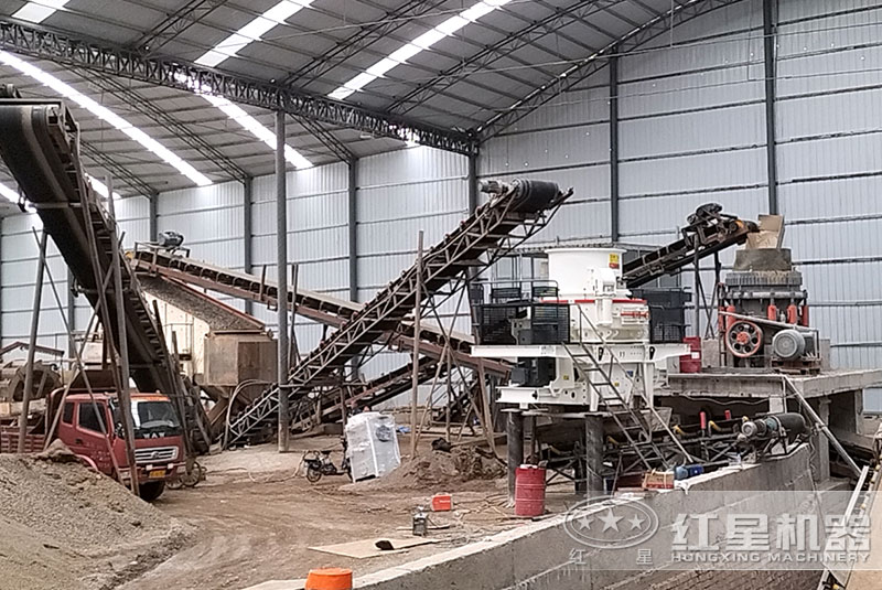 大型制砂機(jī)作業(yè)現(xiàn)場(chǎng) 大型制砂機(jī)作業(yè)現(xiàn)場(chǎng)