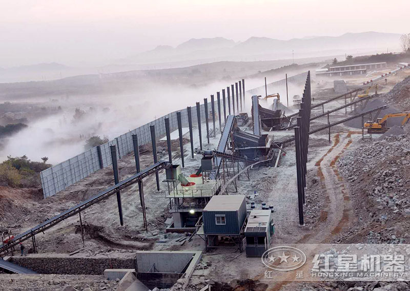 大型碎石機(jī)械設(shè)備作業(yè)現(xiàn)場 大型碎石機(jī)械設(shè)備作業(yè)現(xiàn)場