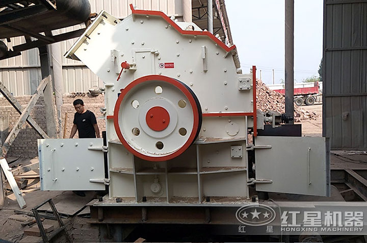 細(xì)碎機(jī)現(xiàn)場 細(xì)碎機(jī)現(xiàn)場